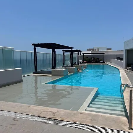 Spectacular Beachfront Apt Luxury Amenities Apartment